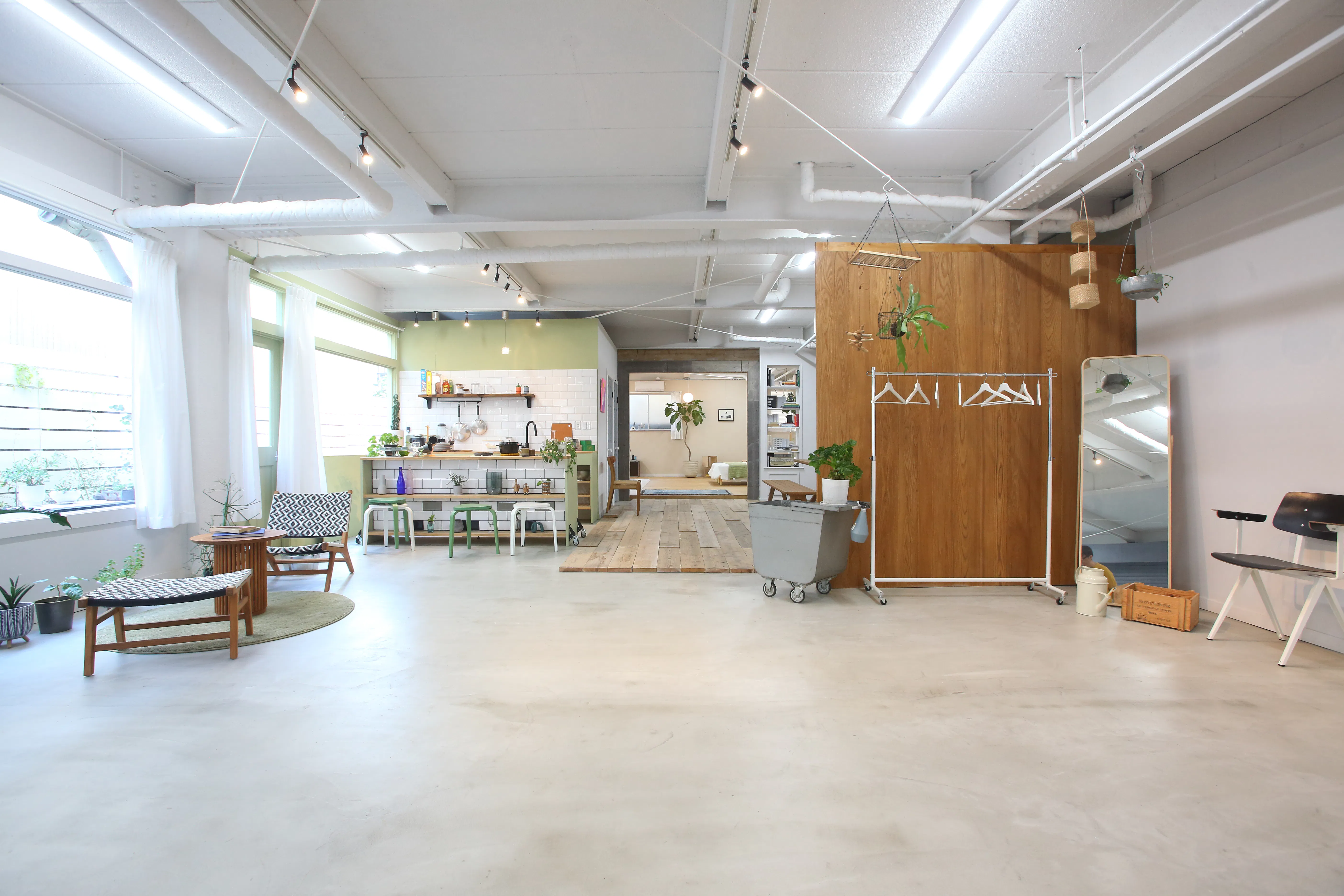 【下丸子駅5分】撮影や展示販売会,ポップアップ等に適した車入れ可能な路面スペース