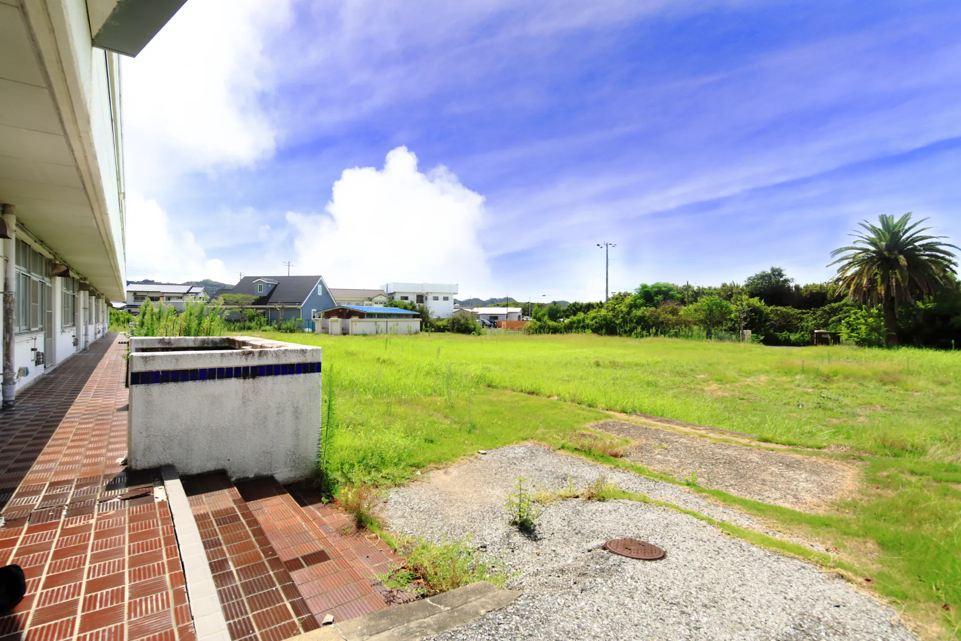 【千葉県南房総市】学校を舞台としたロケーション撮影会に最適な自然に囲まれた景観の良い撮影施設