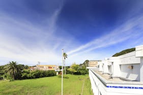 【千葉県南房総市】学校を舞台としたロケーション撮影会に最適な自然に囲まれた景観の良い撮影施設