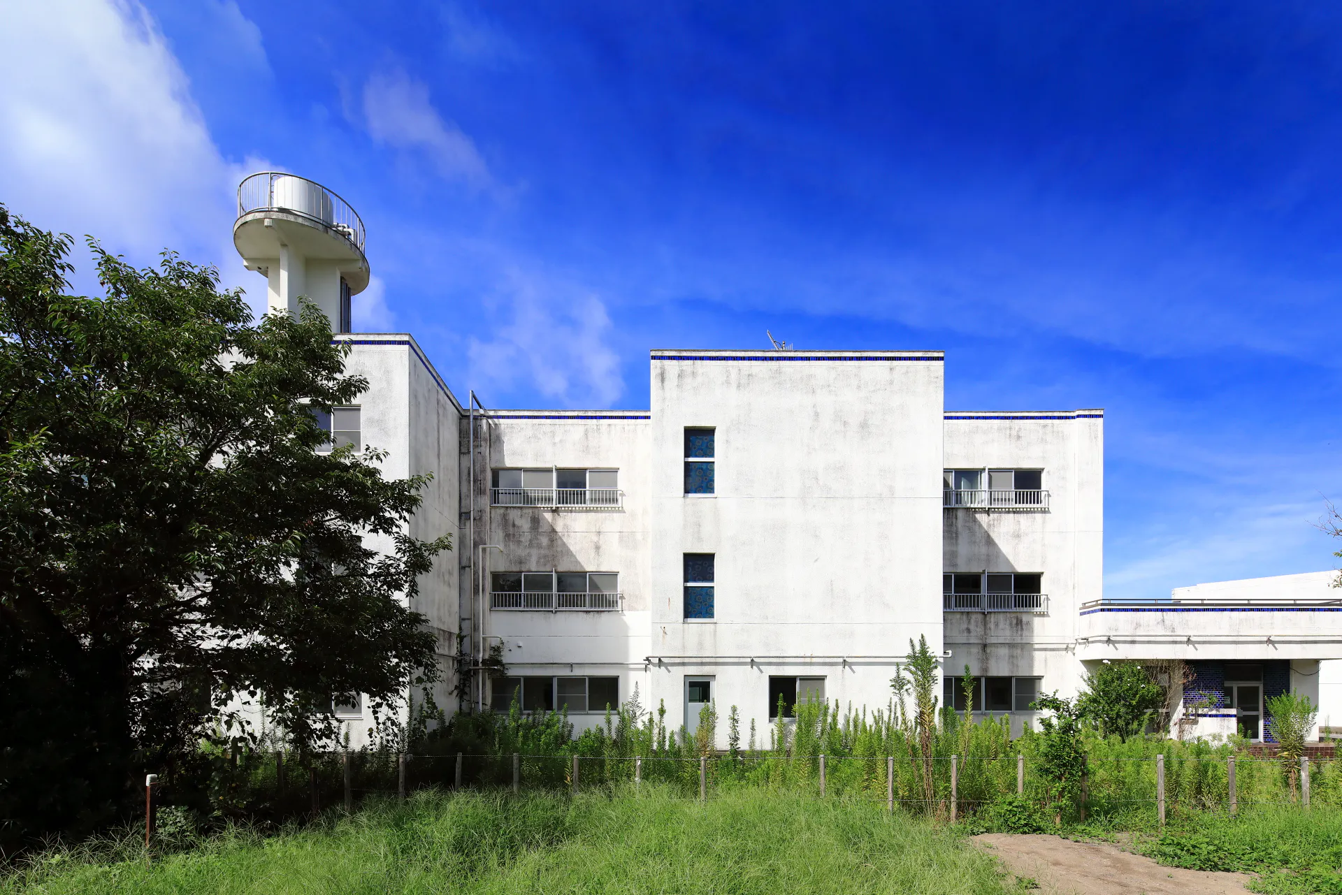 【千葉県南房総市】学校を舞台としたロケーション撮影会に最適な自然に囲まれた景観の良い撮影施設