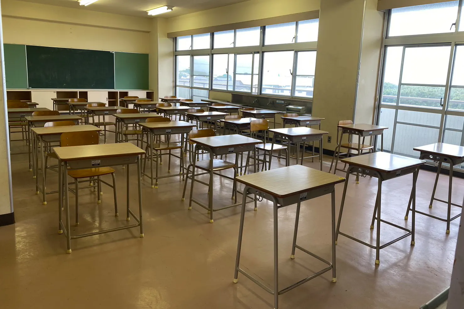 【千葉県南房総市】学校を舞台としたロケーション撮影会に最適な自然に囲まれた景観の良い撮影施設