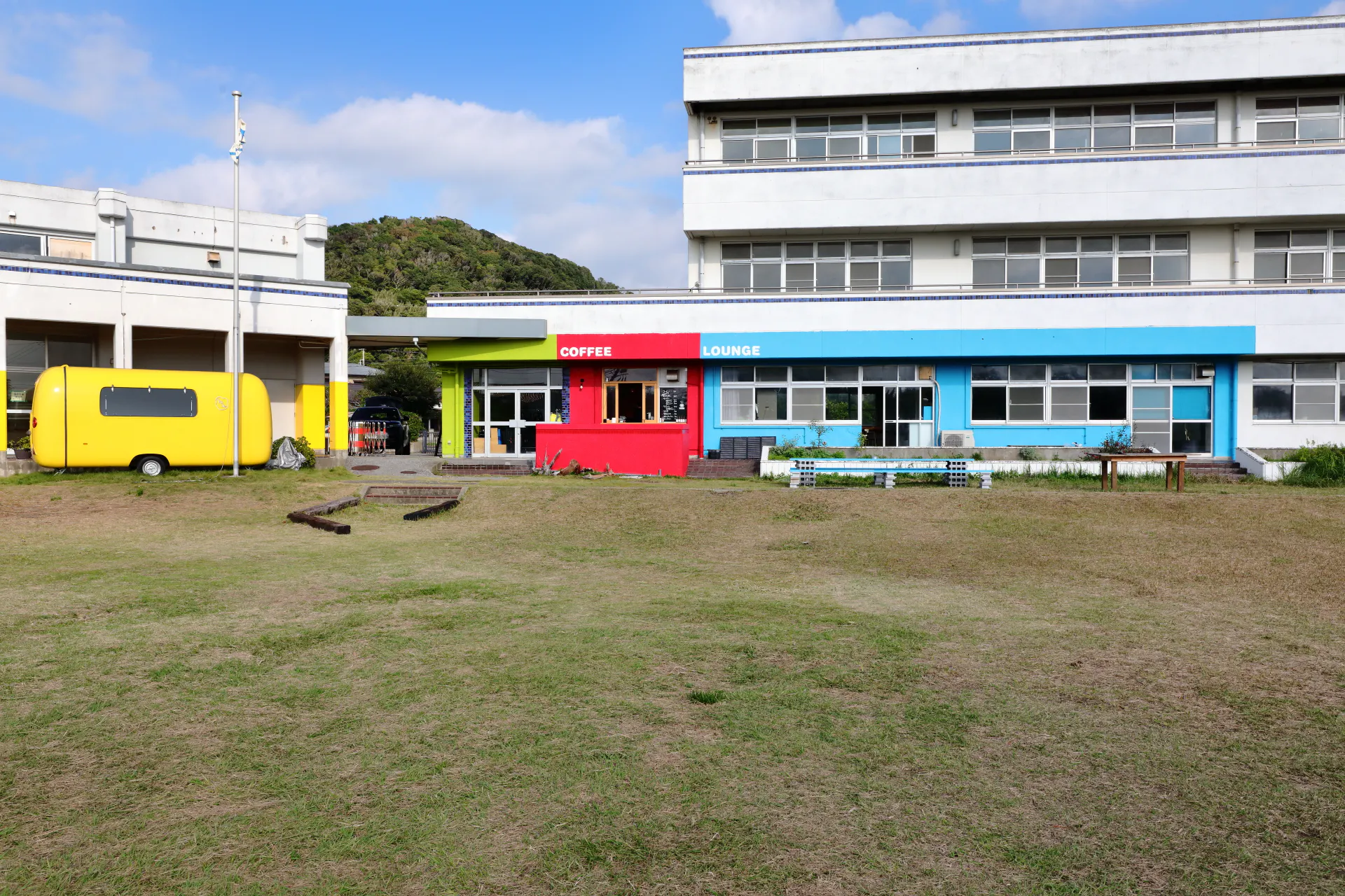 【千葉県南房総市】学校を舞台としたロケーション撮影会に最適な自然に囲まれた景観の良い撮影施設