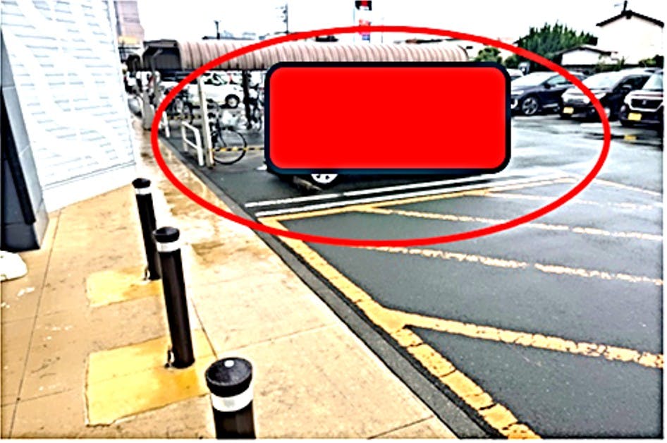 【西友　浜松船越店】店頭入口前 (駐車場)　焼きたてパン・キッチンカー・コーヒーテイクアウトや、たこやき・たいやき・団子・焼き鳥・クレープ など販売におすすめな屋外催事イベントスペースの画像