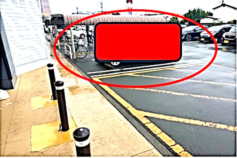 【西友 浜松船越店】店頭入口前 (駐車場) キッチンカー・コーヒーテイクアウトや、たこやき・たいやき・団子・焼き鳥・クレープ など販売におすすめな屋外催事イベントスペースの画像1