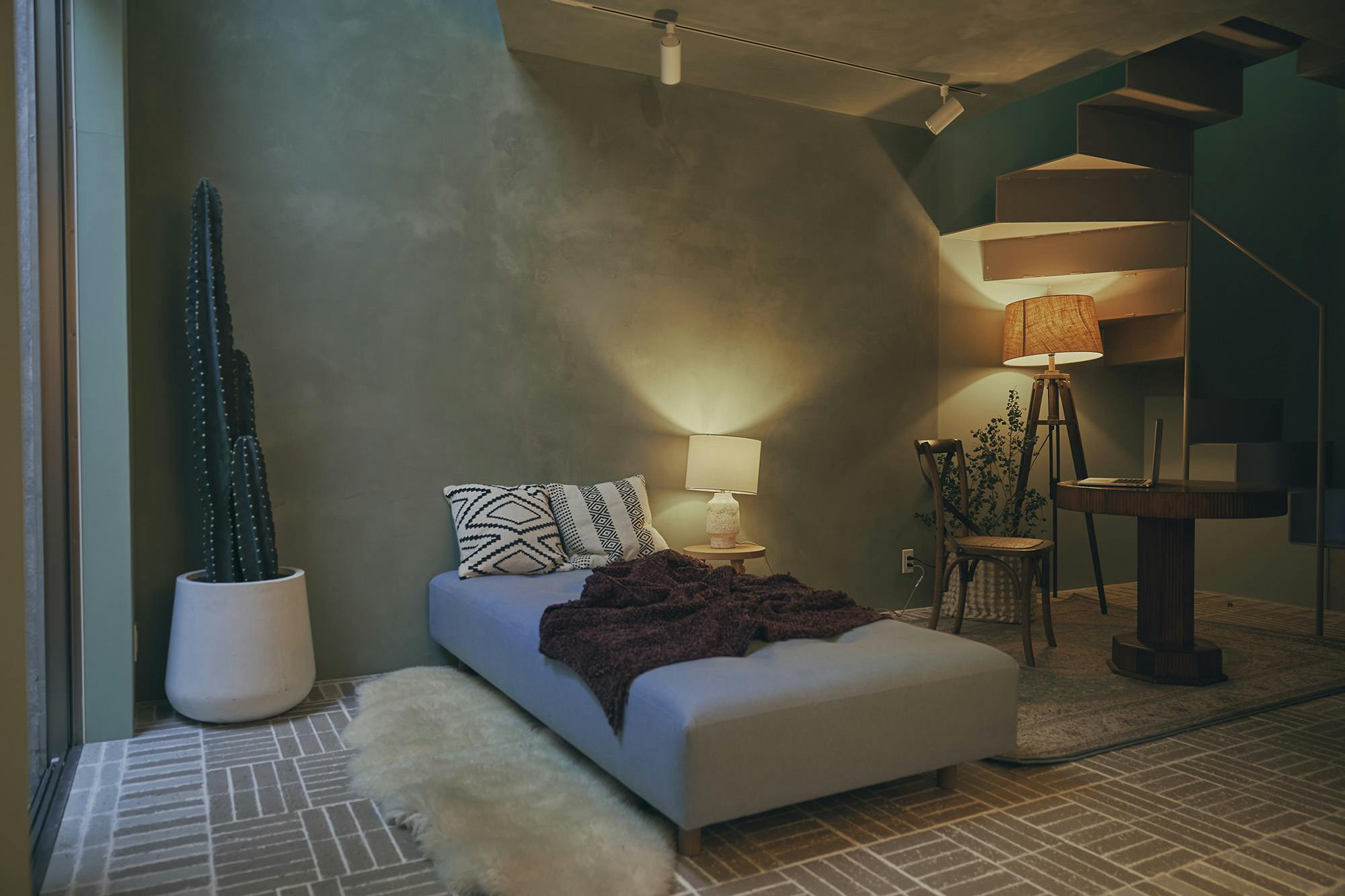 【自由が丘駅12分】撮影や展示会に適した家具や利用可能なキッチン付きマンションスタジオ