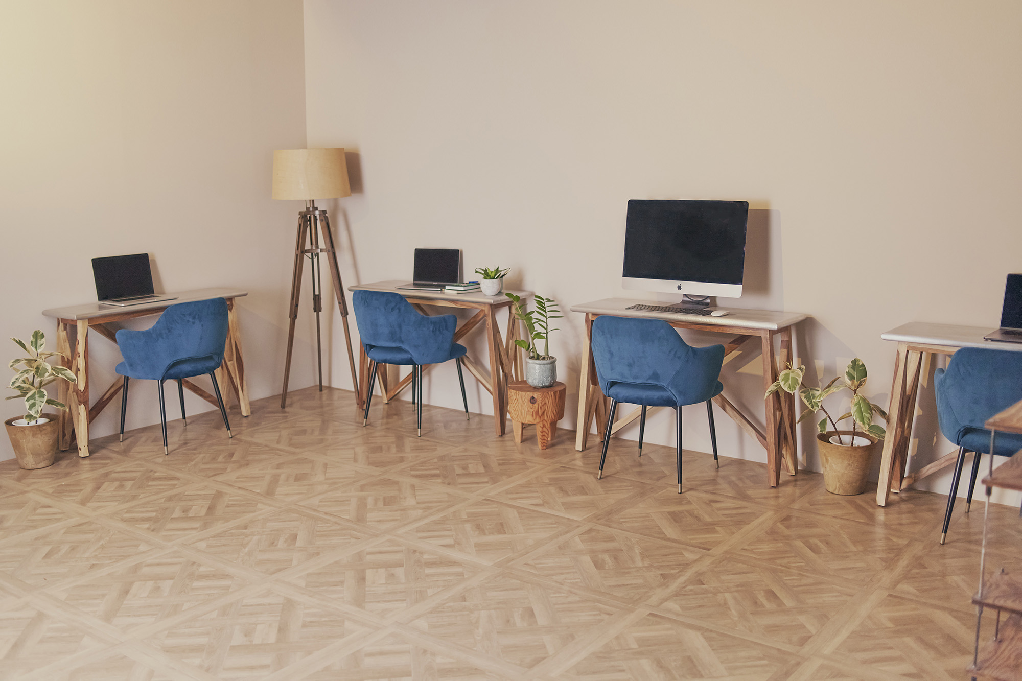 【自由が丘駅12分】撮影や展示会に適した家具や利用可能なキッチン付きマンションスタジオ