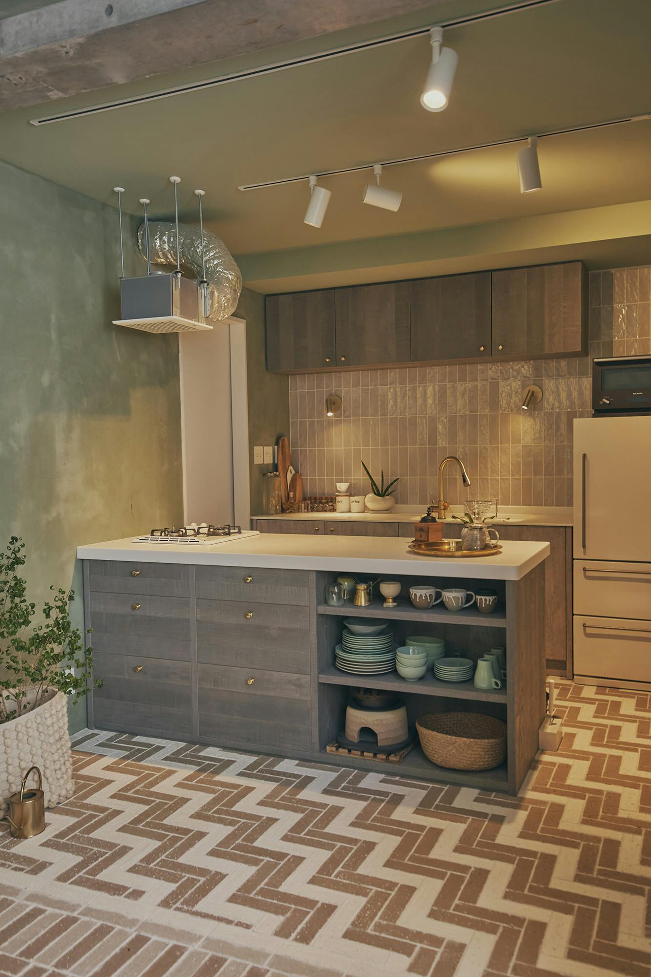 【自由が丘駅12分】撮影や展示会に適した家具や利用可能なキッチン付きマンションスタジオ