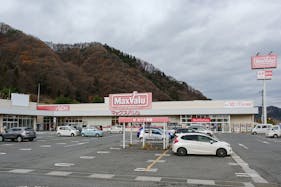【マックスバリュ三戸店】各種プロモーションイベントに最適な店舗内イートインスペース内のイベントスペース