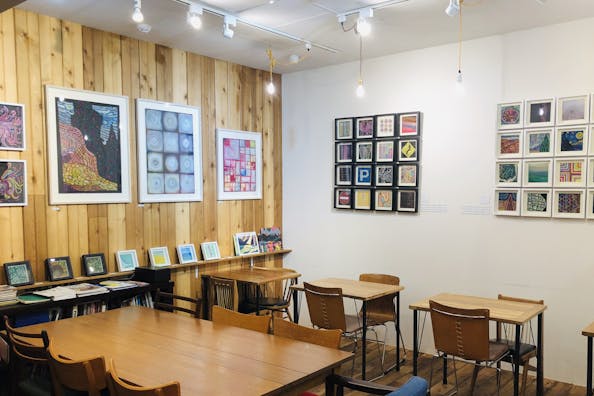 【西荻窪駅4分】アート関連の個展に適したウッド調のギャラリー