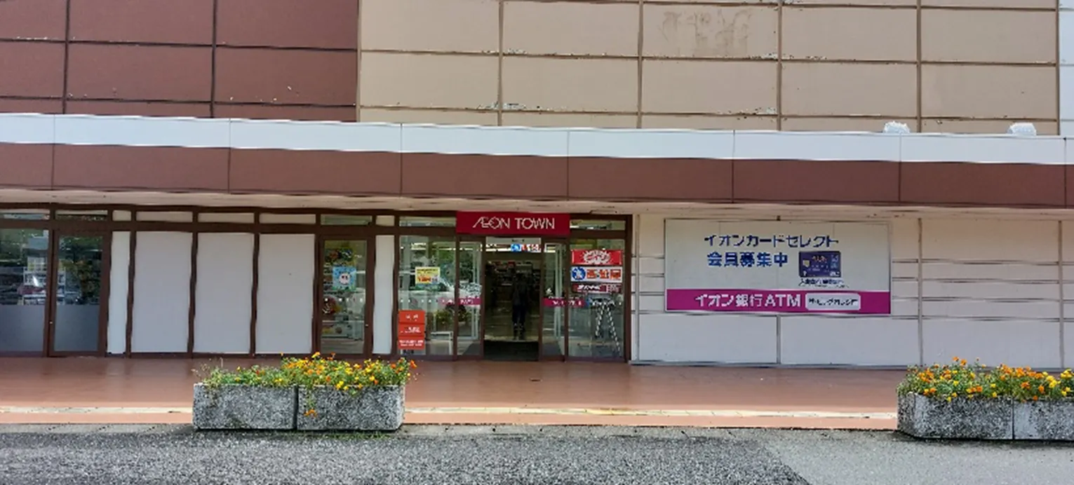 【イオンタウン芸濃】プロモーションイベントや物販イベントに最適な商業施設の風除室内イベントスペース