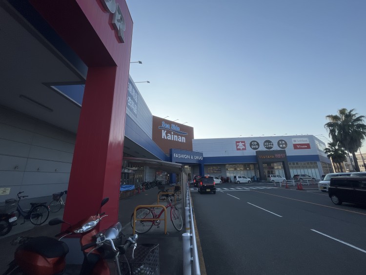 【スーパーセンターオークワ海南】プロモーションに最適な1階入り口前のスペース