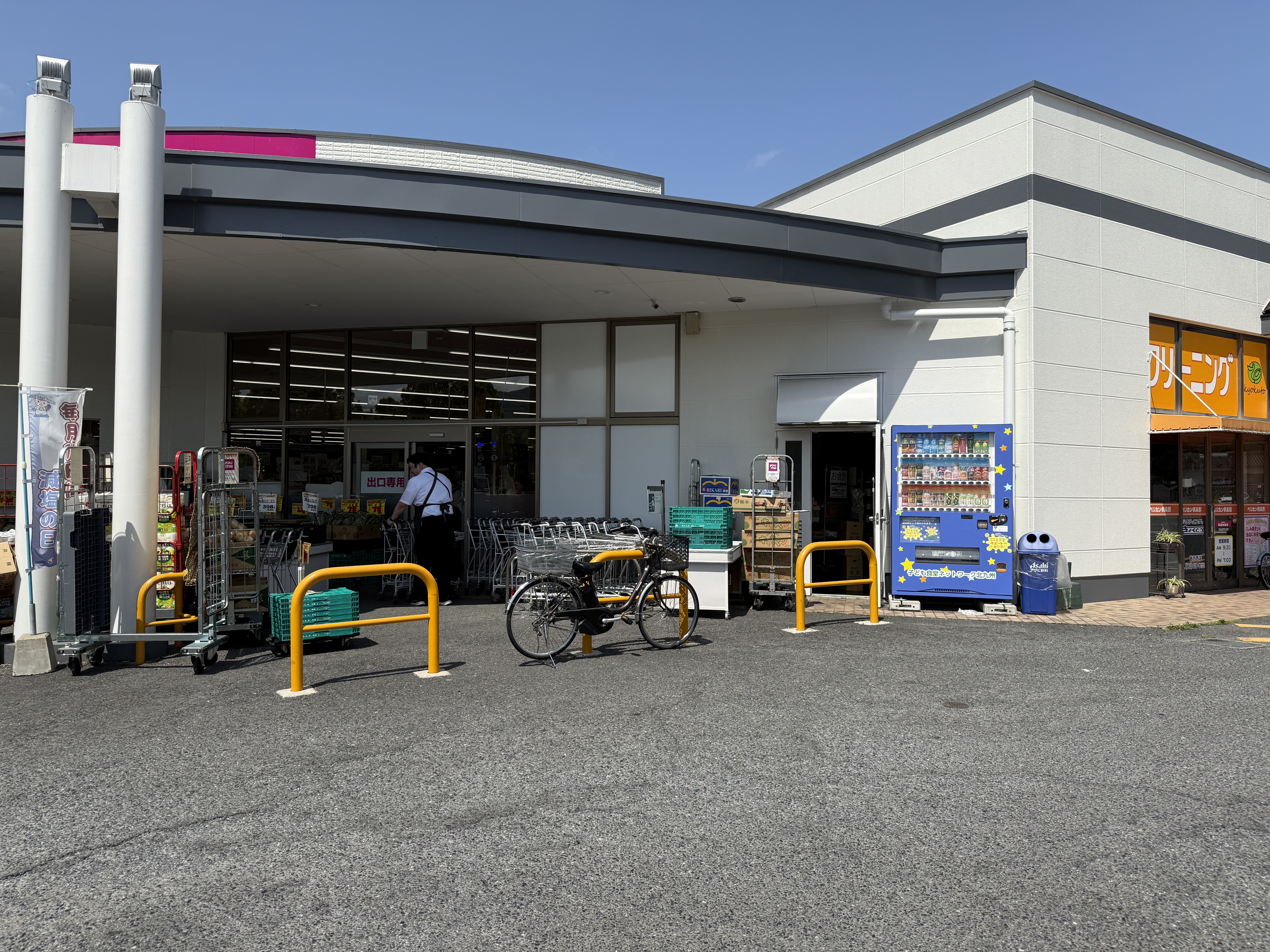 【ゆめマート 香月西】屋外駐車場前　キッチンカーや販促プロモーションにおすすめな催事イベントスペース