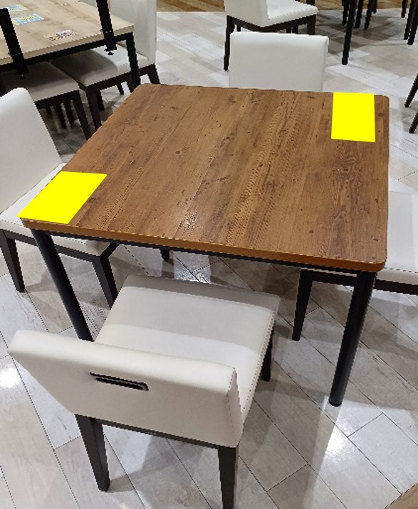 【イオンモール木更津】ﾓｰﾙﾒﾃﾞｨｱ広告　2階ﾌｰﾄﾞｺｰﾄﾃｰﾌﾞﾙ　ｼｰﾙ貼り