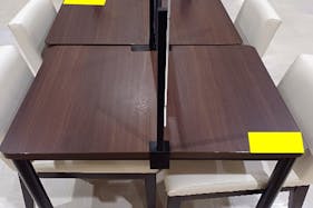 【イオンモール木更津】モールメディア広告 2階フードコートテーブル シール貼り