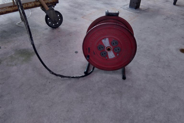 【ミスターマックス 田川バイパス店】ミスターマックス入口前 販促プロモーションや物販用途に最適な総合ディスカウントストアの催事イベントスペースの画像4