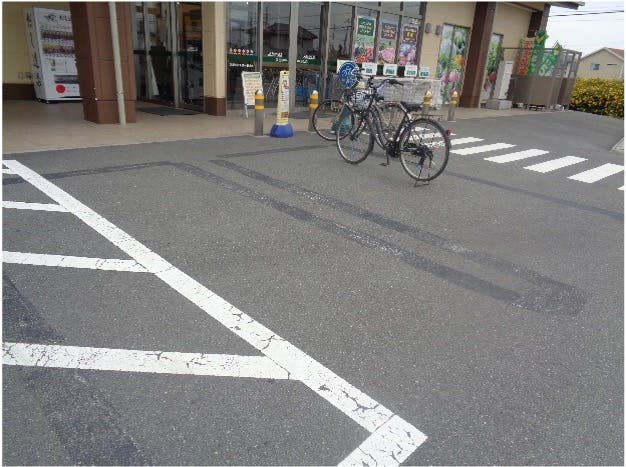 【JAファーマーズ高崎吉井店】キッチンカーに最適な駐車場スペース（東側入口側）の画像