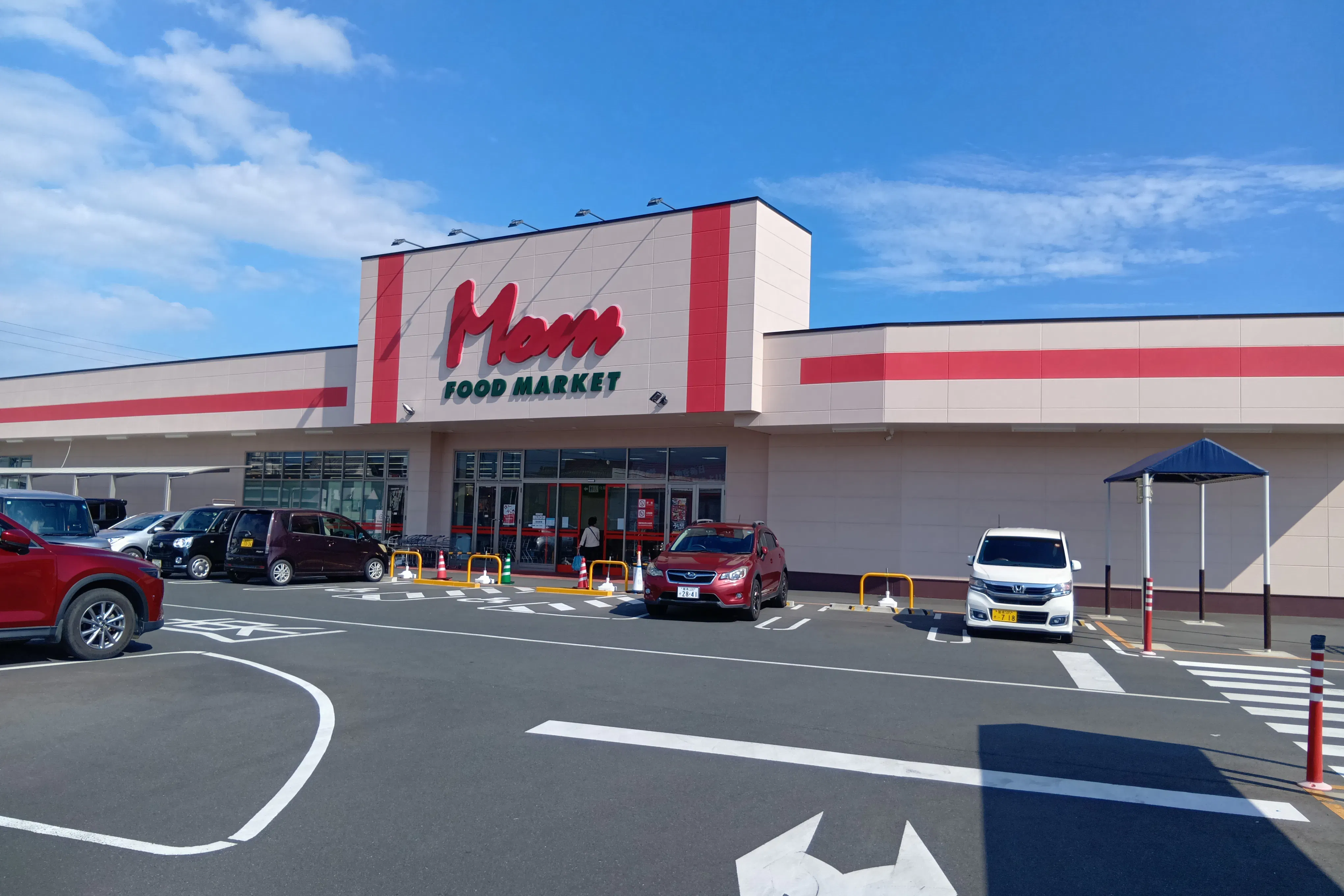 【フードマーケットマム牧野店】風除室 販促プロモーションや物販に最適なスーパー店内催事イベントスペース