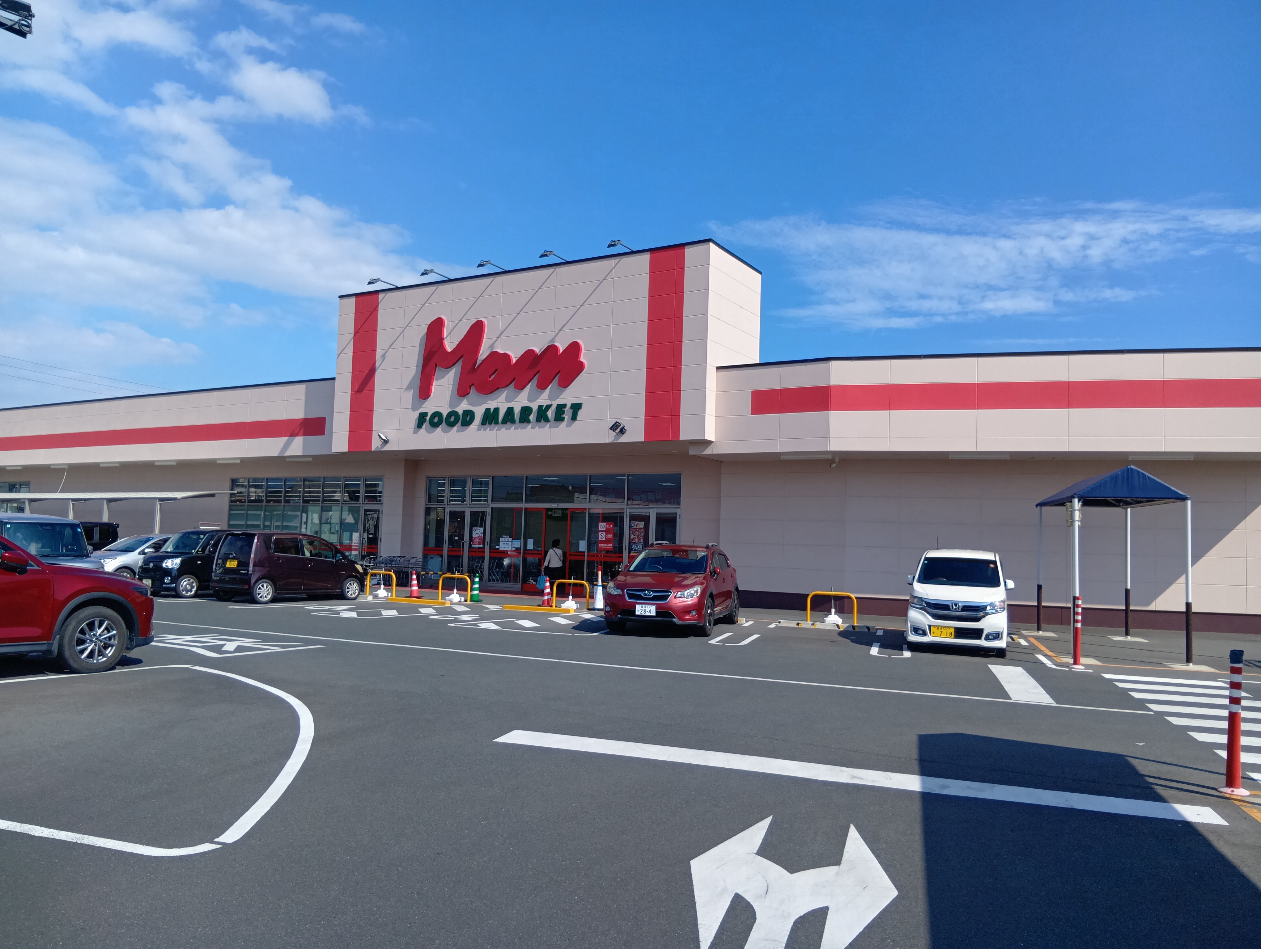 【フードマーケットマム牧野店】風除室 販促プロモーションや物販に最適なスーパー店内催事イベントスペース