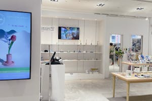 【新宿マルイアネックス】2階 カレンダリウムD01【食物販・物販】エスカレーター横、サイネージ、フィッティングルーム、什器完備