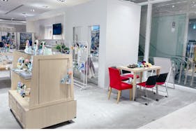 【新宿マルイアネックス】2階 カレンダリウムD01【食物販・物販】エスカレーター横、サイネージ、フィッティングルーム、什器完備