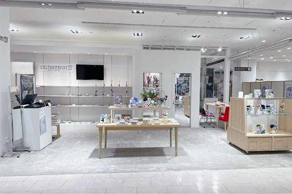 【新宿マルイアネックス】2階 カレンダリウムD01【食物販・物販】エスカレーター横、サイネージ、フィッティングルーム、什器完備