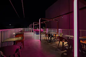 【梅小路京都西駅1分】伝統と未来が交差する列車型レストラン「FUTURE TRAIN KYOTO DINER & CAFE」内のスペース