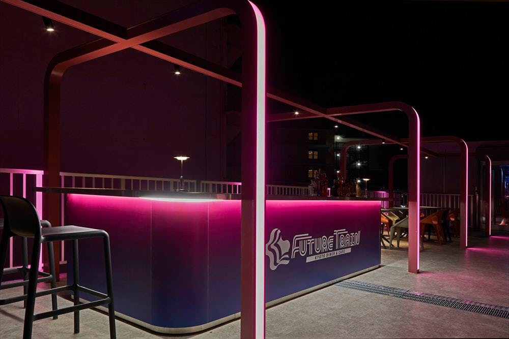 【梅小路京都西駅1分】伝統と未来が交差する列車型レストラン「FUTURE TRAIN KYOTO DINER & CAFE」内のスペース