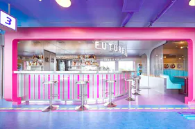 【梅小路京都西駅1分】伝統と未来が交差する列車型レストラン「FUTURE TRAIN KYOTO DINER & CAFE」内のスペース