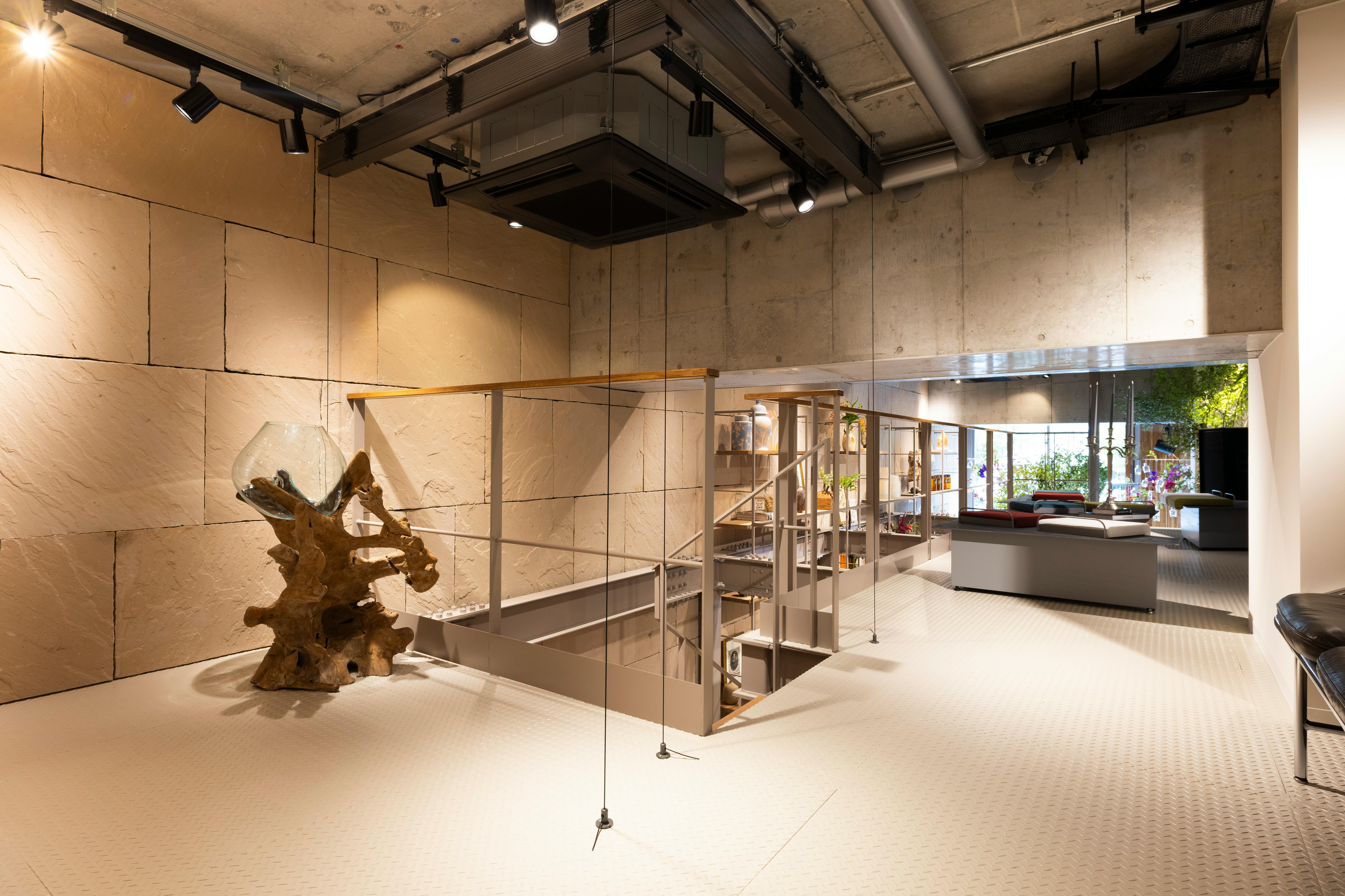 【西長堀駅1分】ポップアップストアや展示会等に最適な路面店の花屋に併設された音響機器の整ったイベントスペース