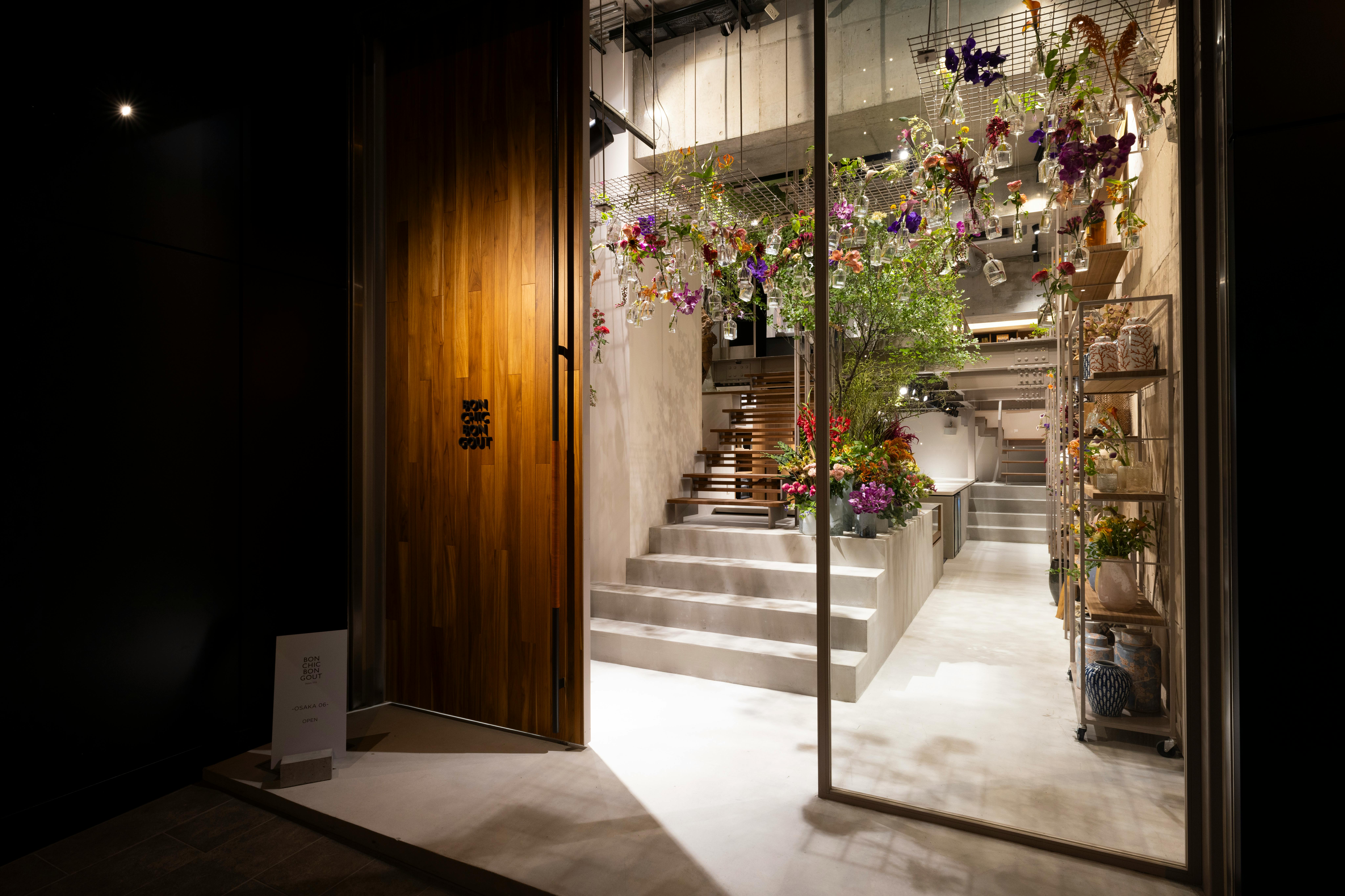 【西長堀駅1分】ポップアップストアや展示会等に最適な路面店の花屋に併設された音響機器の整ったイベントスペース