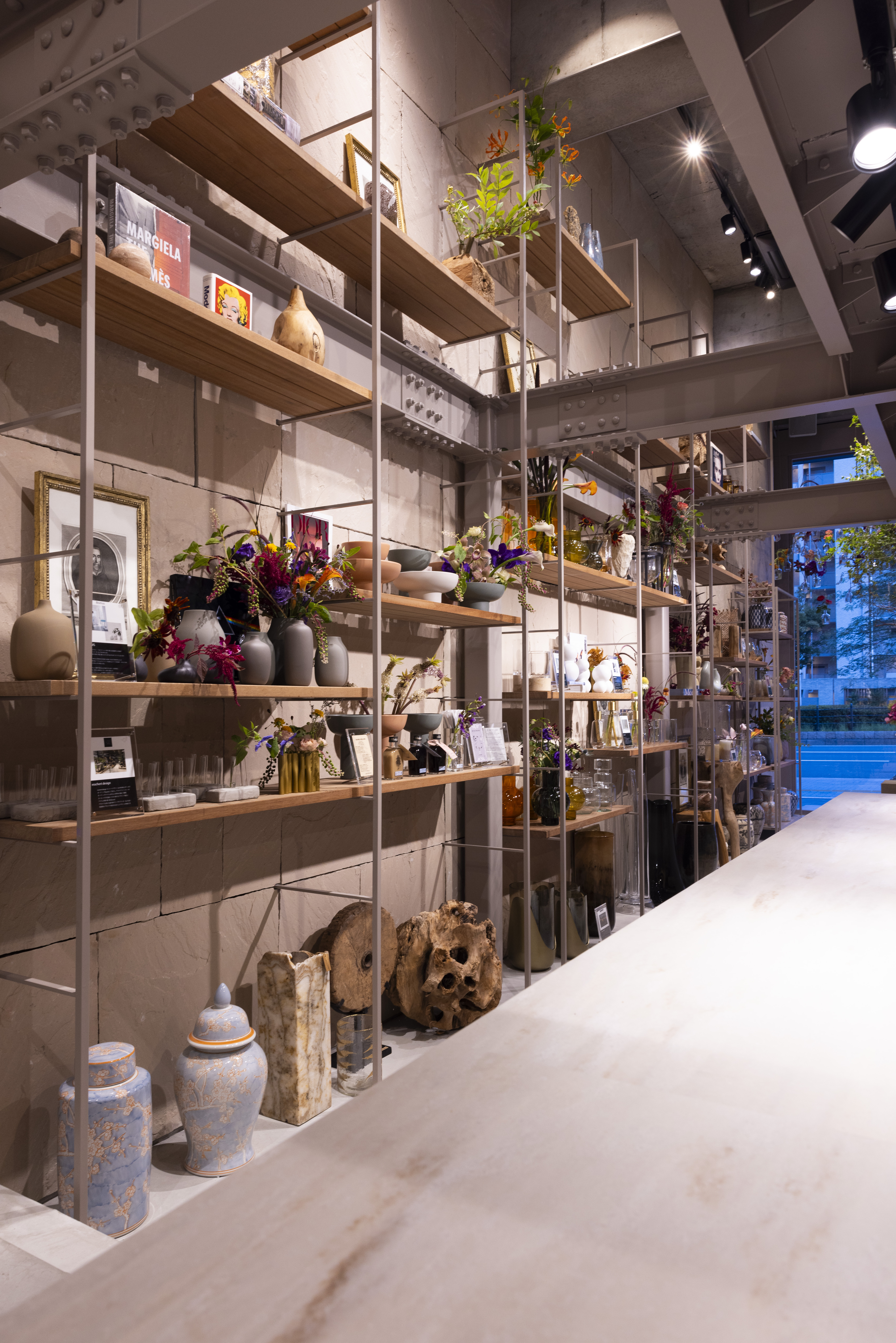 【西長堀駅1分】ポップアップストアや展示会等に最適な路面店の花屋に併設された音響機器の整ったイベントスペース