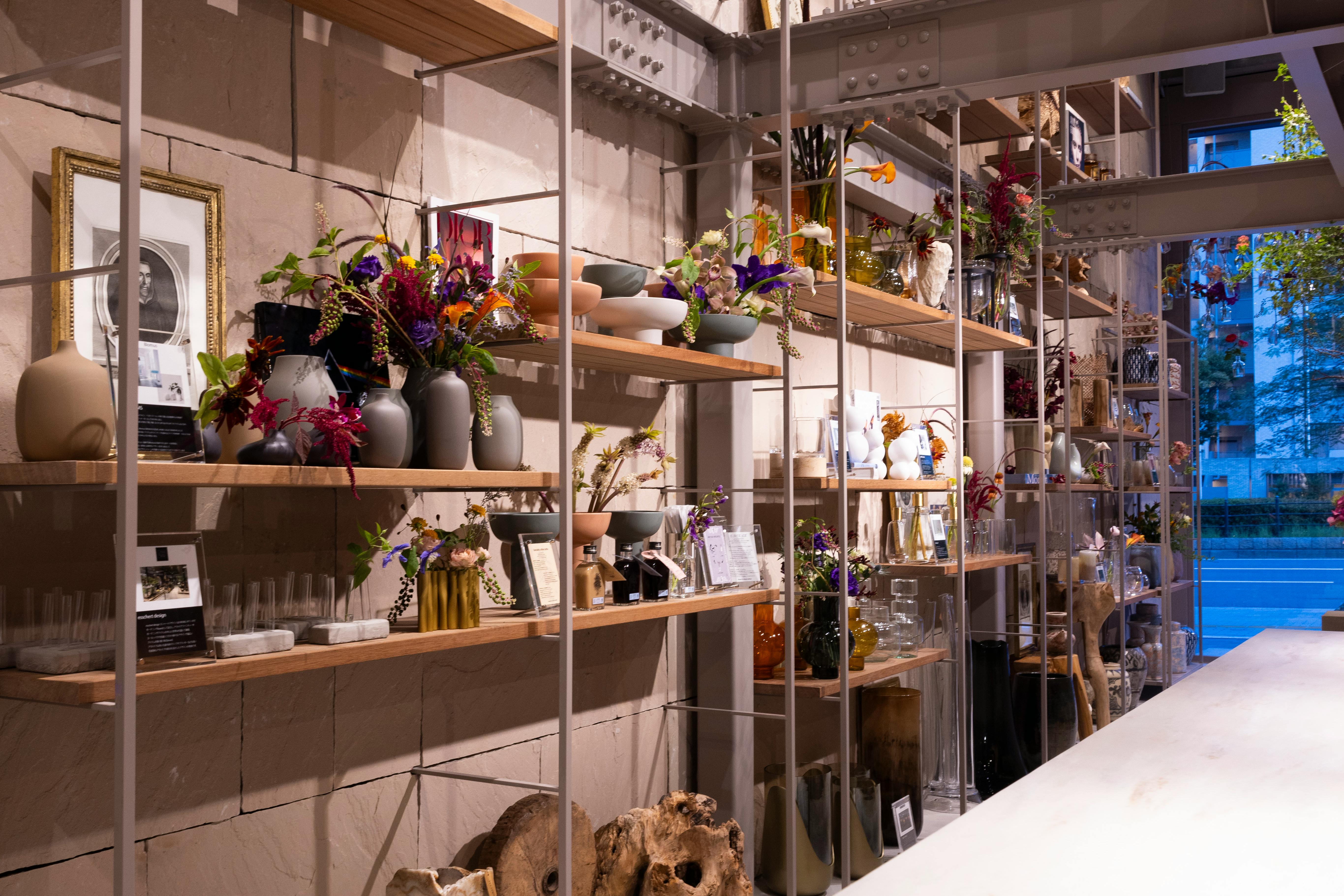 【西長堀駅1分】ポップアップストアや展示会等に最適な路面店の花屋に併設された音響機器の整ったイベントスペース