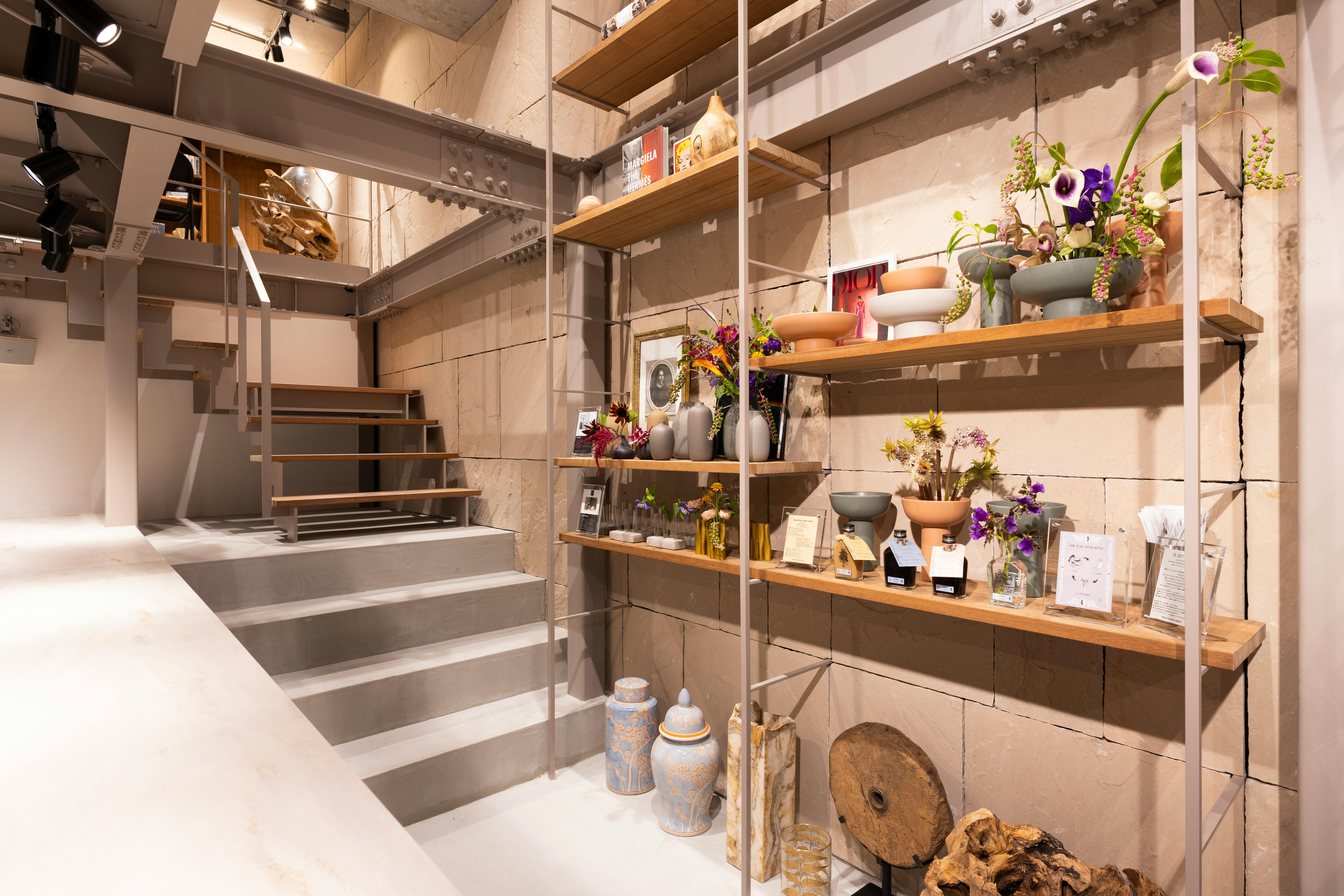 【西長堀駅1分】ポップアップストアや展示会等に最適な路面店の花屋に併設された音響機器の整ったイベントスペース