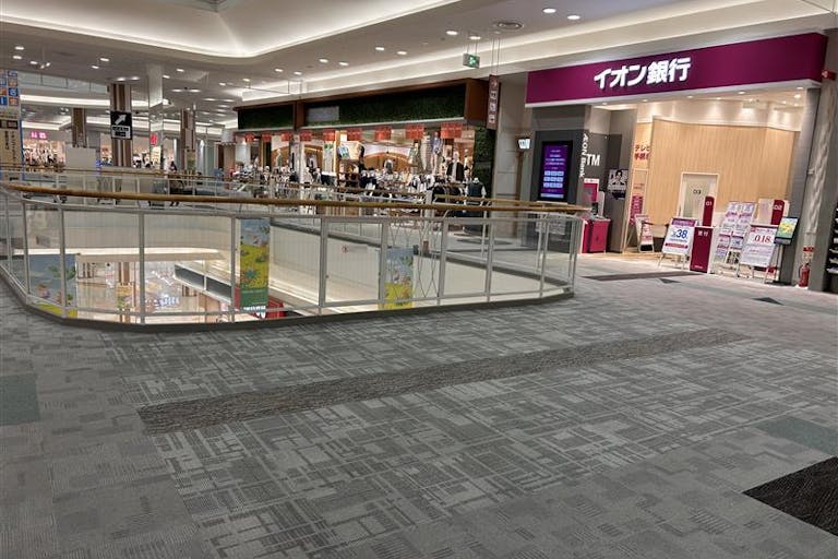 【イオンモールりんくう泉南】南Dブリッジ(ABCマート前)の画像1