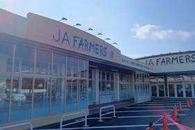 【Aコープ津店】食物販や販促イベントに最適な軒下スペース