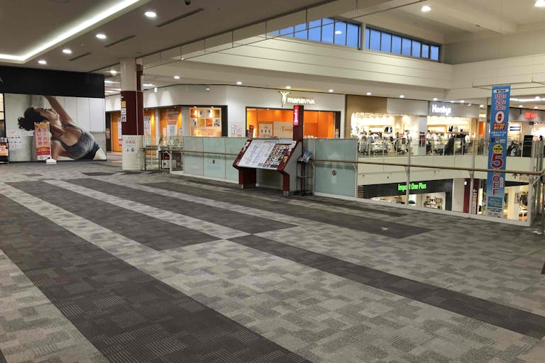 【イオンモール大牟田】イーストコートの画像1