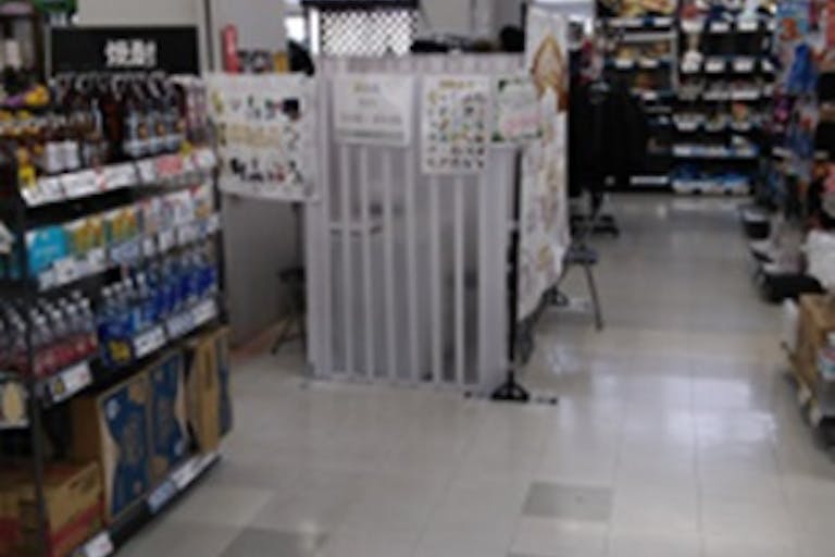 【サンデー山形北店】屋内作業衣料売場前 食物販やプロモーション等の出店に最適なホームセンター店内のイベントスペースの画像1