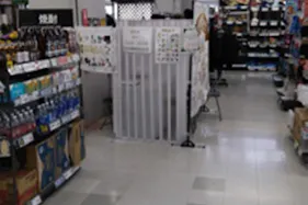 【サンデー山形北店】屋内作業衣料売場前 食物販やプロモーション等の出店に最適なホームセンター店内のイベントスペース