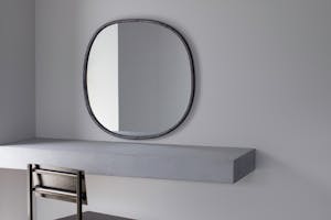 【祐天寺駅5分/3F】明るいトーンのスムースモルタルの床と淡いグレーの壁、洗礼された印象のベッドルームが印象的な撮影スタジオ