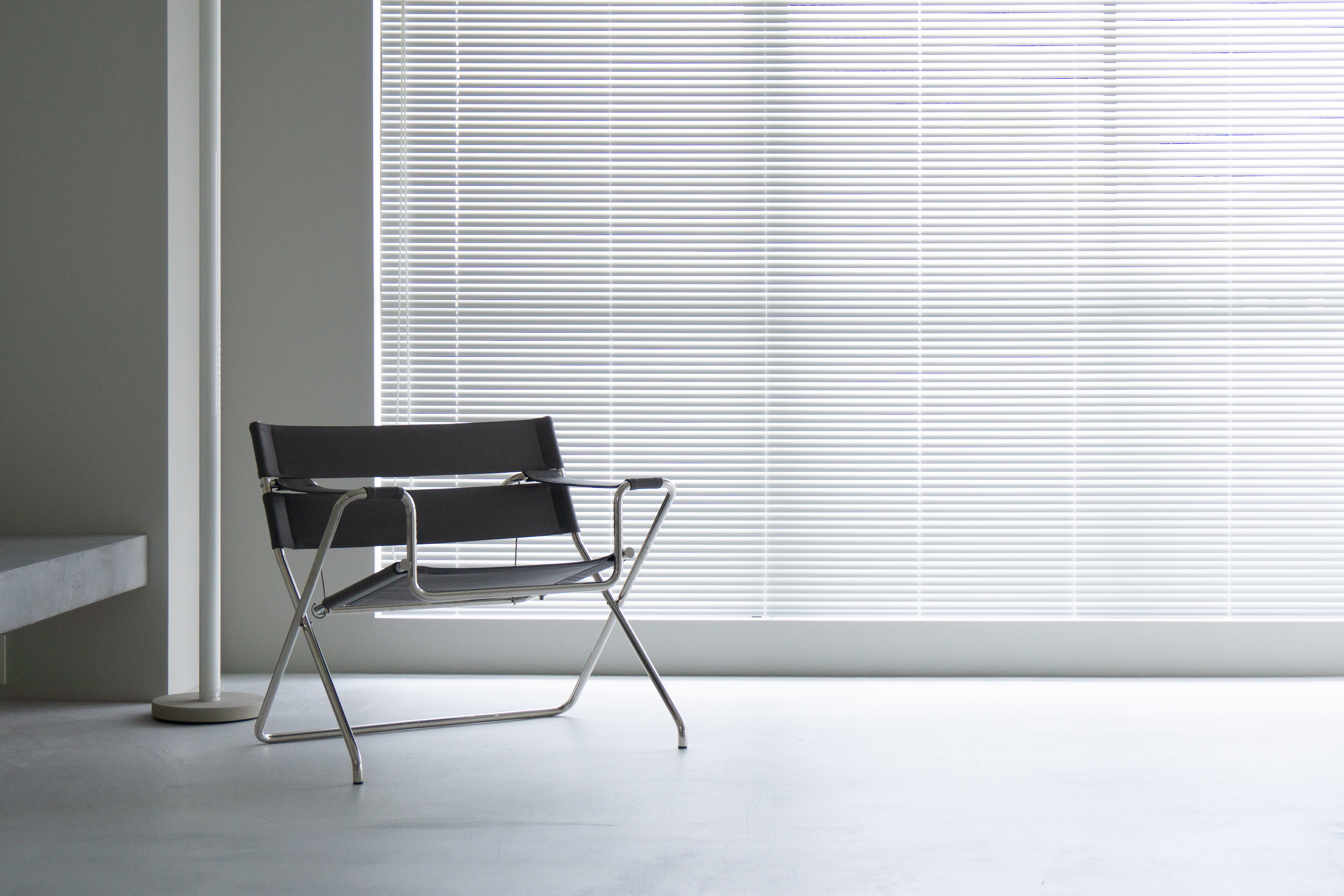 【祐天寺駅5分/3F】明るいトーンのスムースモルタルの床と淡いグレーの壁、洗礼された印象のベッドルームが印象的な撮影スタジオの画像6