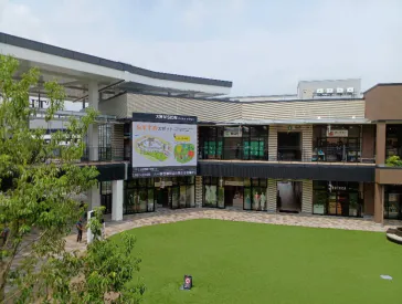 【THE OUTLETS SHONAN HIRATSUKA】モール内広告 大神VISIONの画像