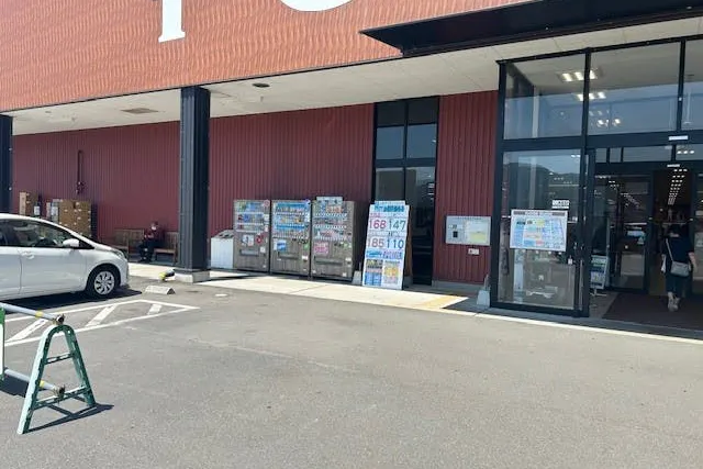 【スーパーセンターニシムタ人吉店】食物販や販促プロモーションに利用可能な店頭にあるイベントスペース