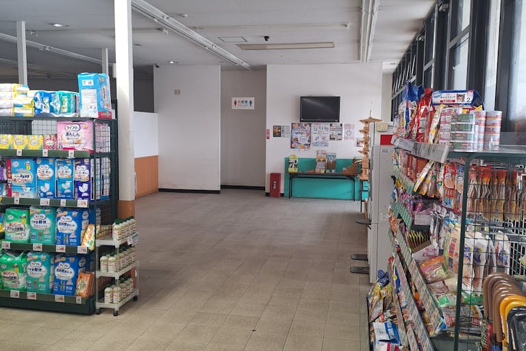 【ウオエイ金巻店】プロモーションや食物販に最適な視認性の高い屋内のスペースの画像2