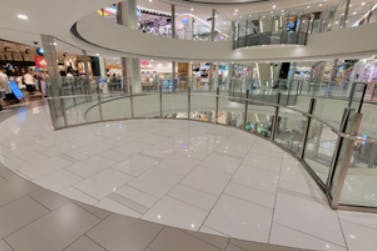 【神戸ハーバーランドumie(ウミエ)】VP設置場所「サウスモール3階ライトオン側」