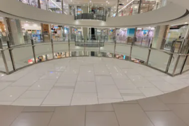 【神戸ハーバーランドumie(ウミエ)】VP設置場所「サウスモール3階ライトオン側」