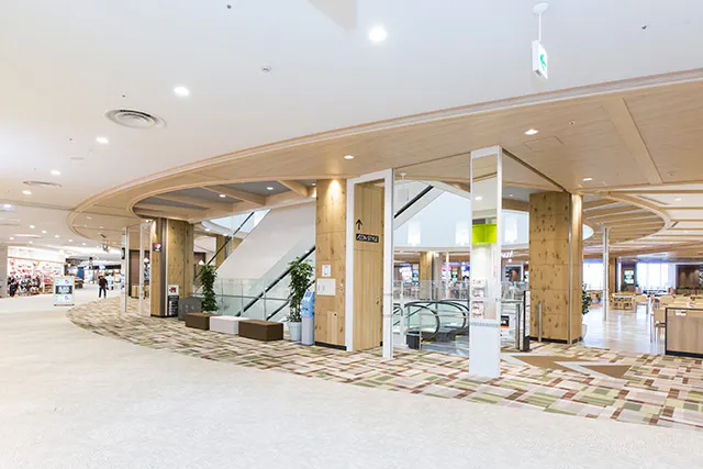 【イオンモール津南】3階フードフォレスト前