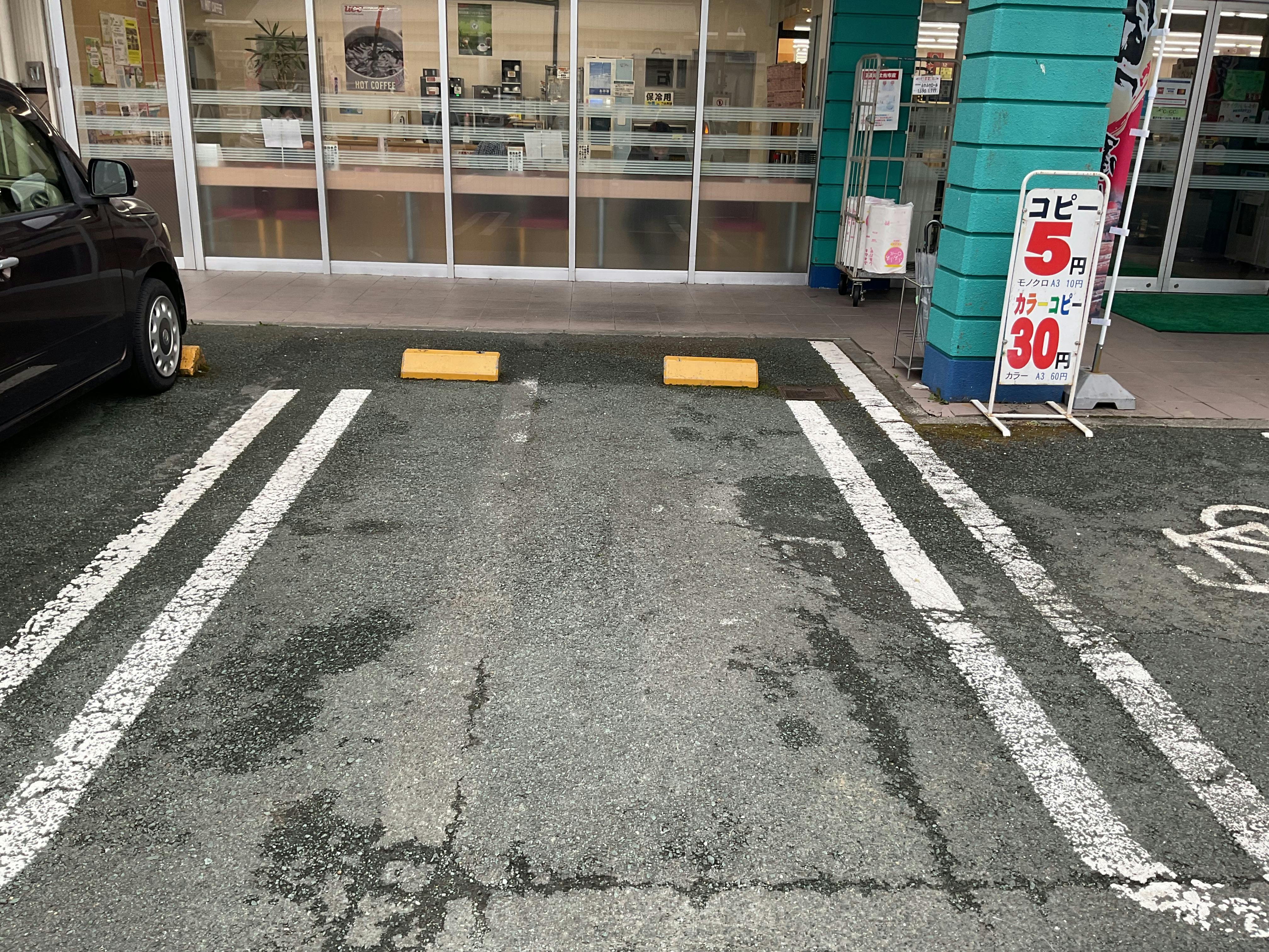 【末広ショッピングセンター】販促プロモーションやキッチンカー販売に適した入り口付近の駐車場スペース