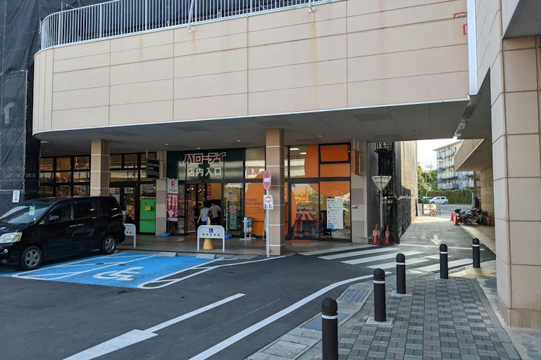 【ミスターマックス 橋本店】1階キッチンカー専用臨時 キッチンカーに最適な総合ディスカウントストアの催事イベントスペースの画像1