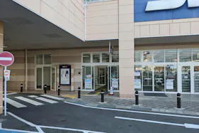 【ミスターマックス 橋本店】1階キッチンカー専用臨時 キッチンカーに最適な総合ディスカウントストアの催事イベントスペース