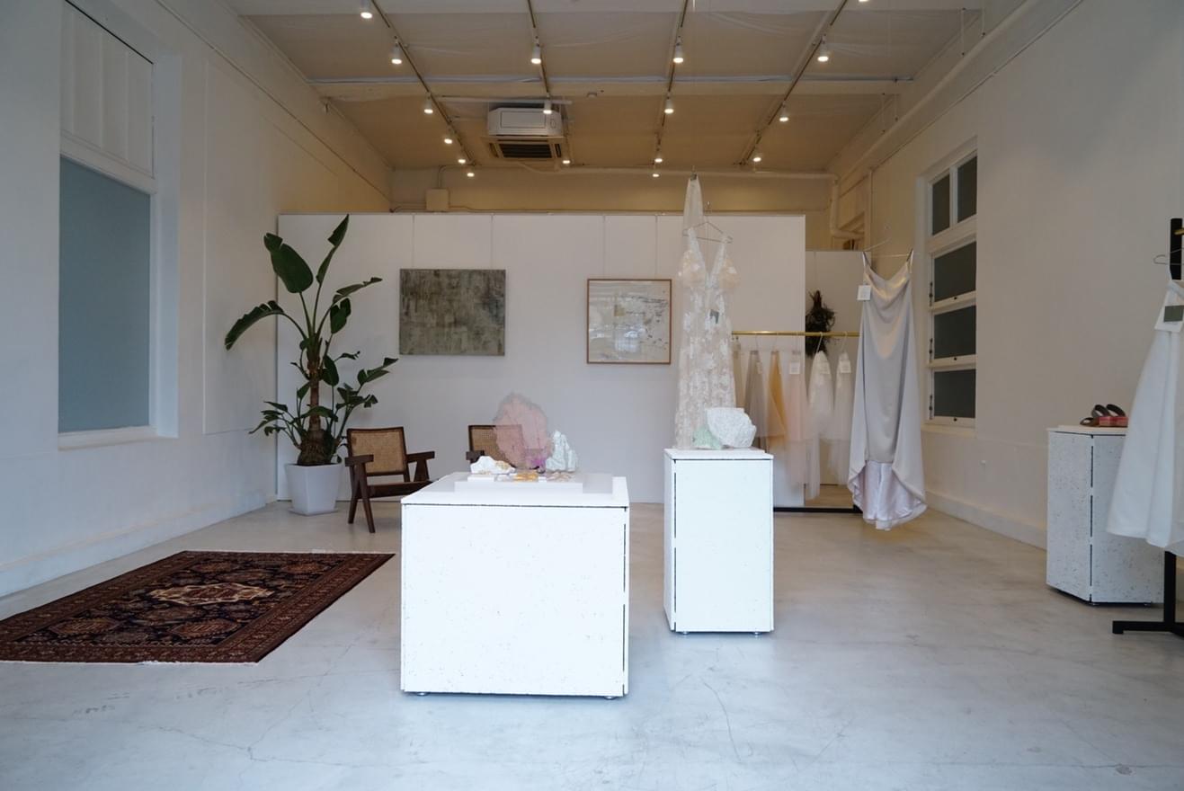 【みなと元町駅４分】展示会やポップアップストアに最適な白を基調としたミニマルで洗練された路面ギャラリースペース